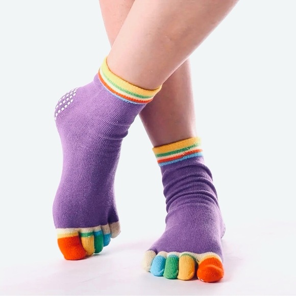 NWT Toe Socks Lavender Purple - Picture 1 of 2